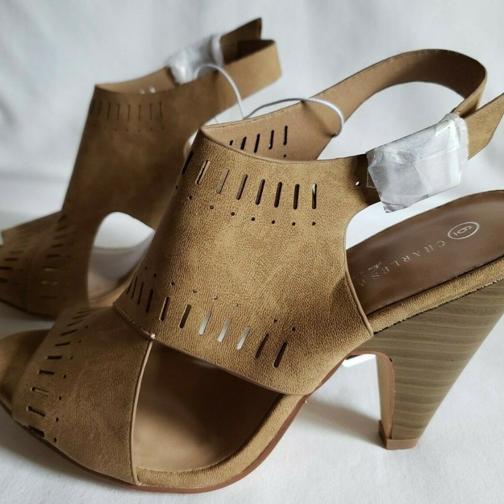 Vegan  Leather Booties NEW - Picture 6 of 15